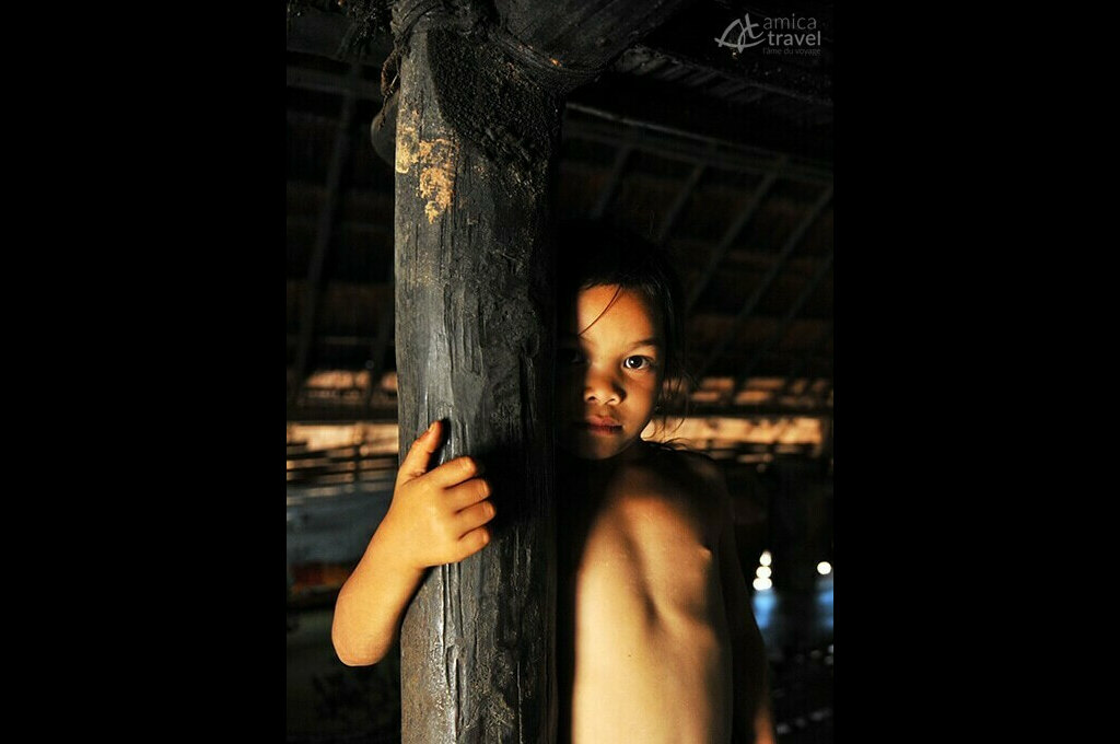 Enfant de l'éthnie Mnong Enfant mnong