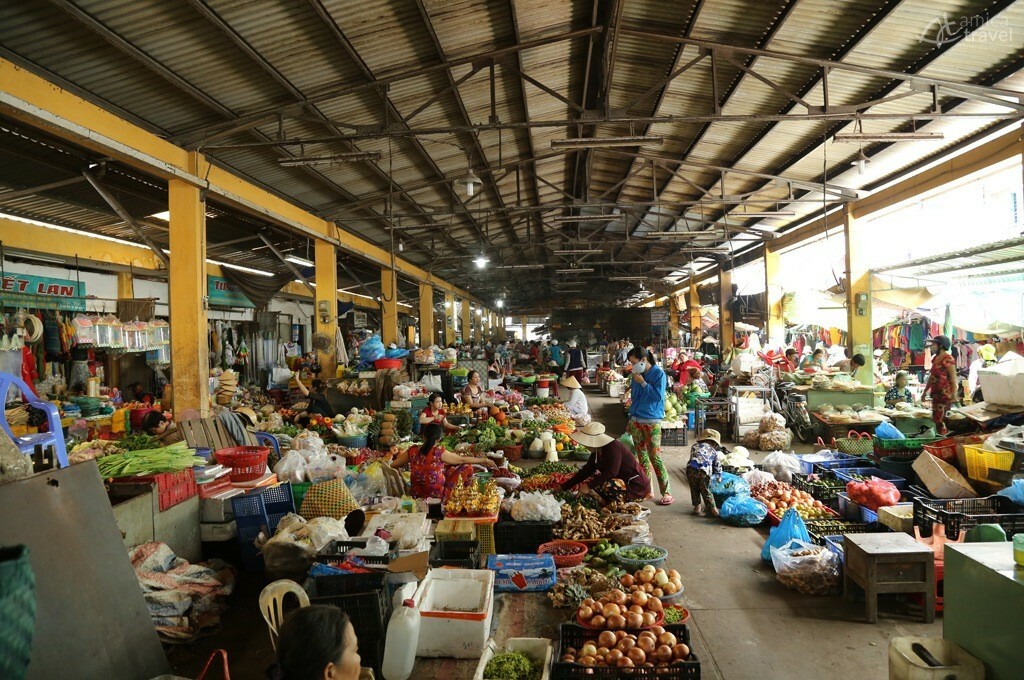 Un marché local à Go Cong Marché local Go Cong -