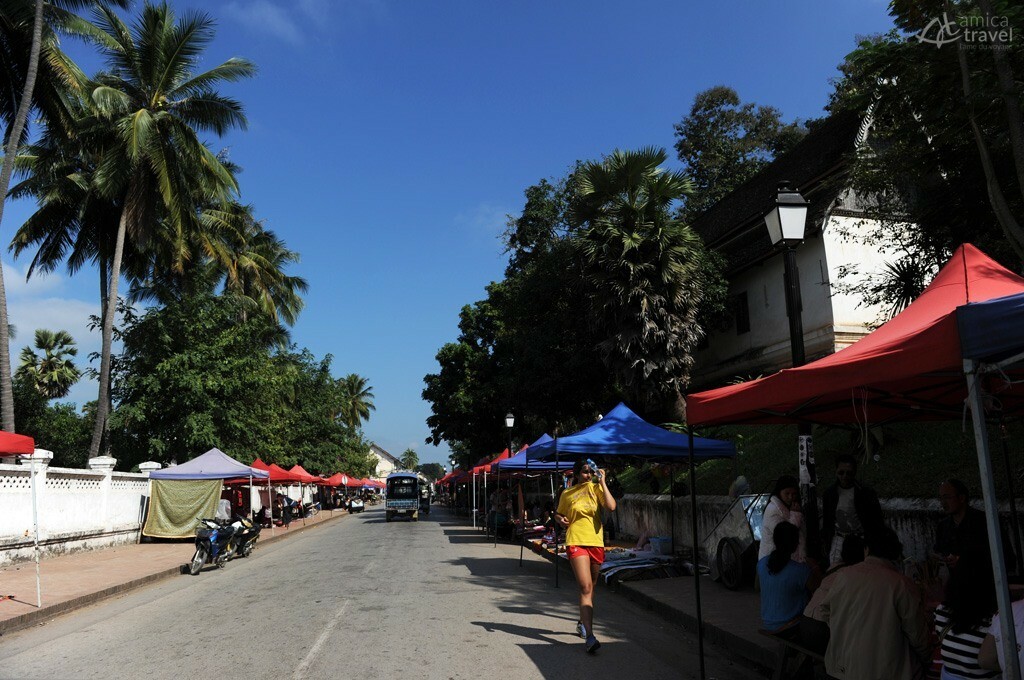 marché de nuit luang prabang laos