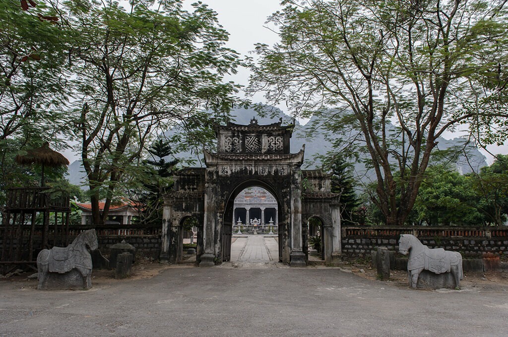temple Thai Vi Ninh Binh