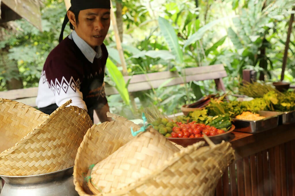 Un cours de cuisine porté sur la cuisine lao traditionnel -