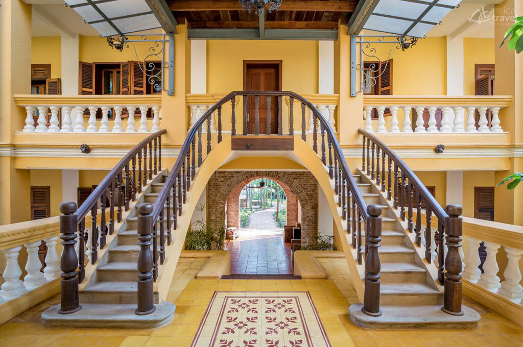 L'entrée majestueuse de Le Relais de Chhlong entree relais de chhlong