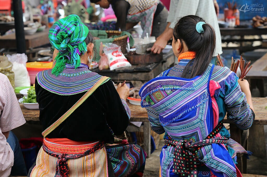 Femmes Hmong marché Bac Ha