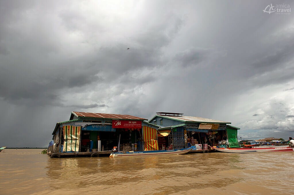 Village flottant sur le Tonlé Sap Cambodge