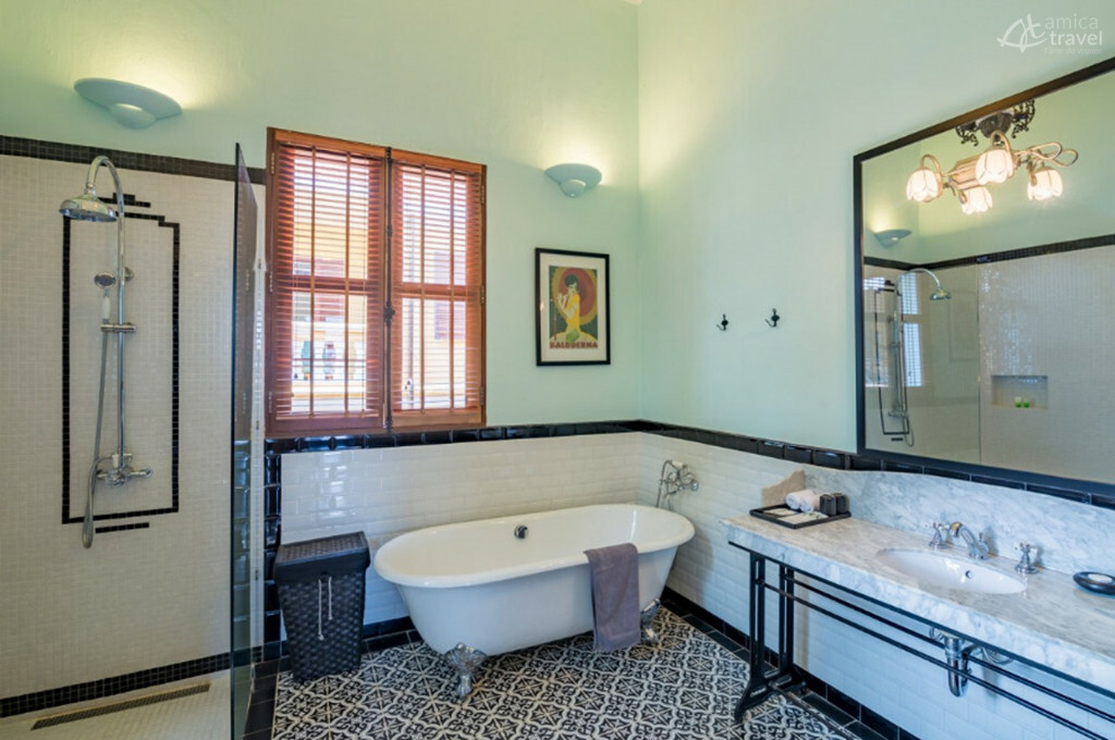 Salle de bain de la Signature Mekong Suite salle de bain