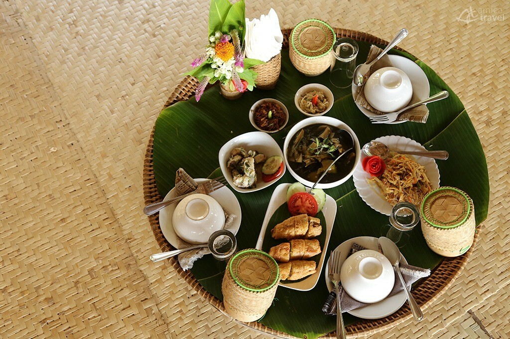 degustation plats traditionnels laos
