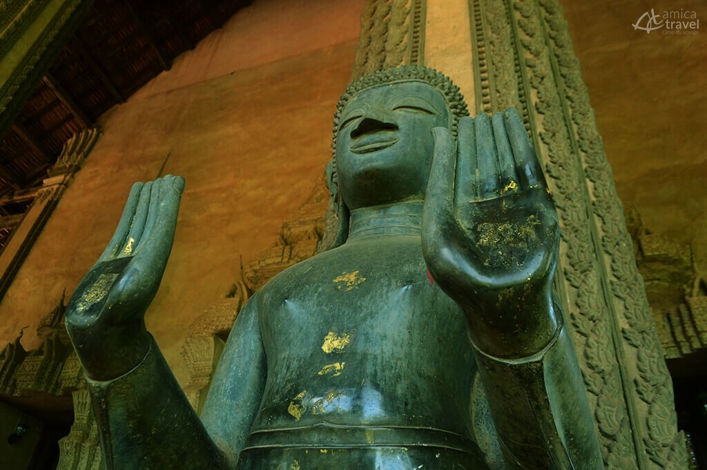 Statue Bouddha pagode Laos