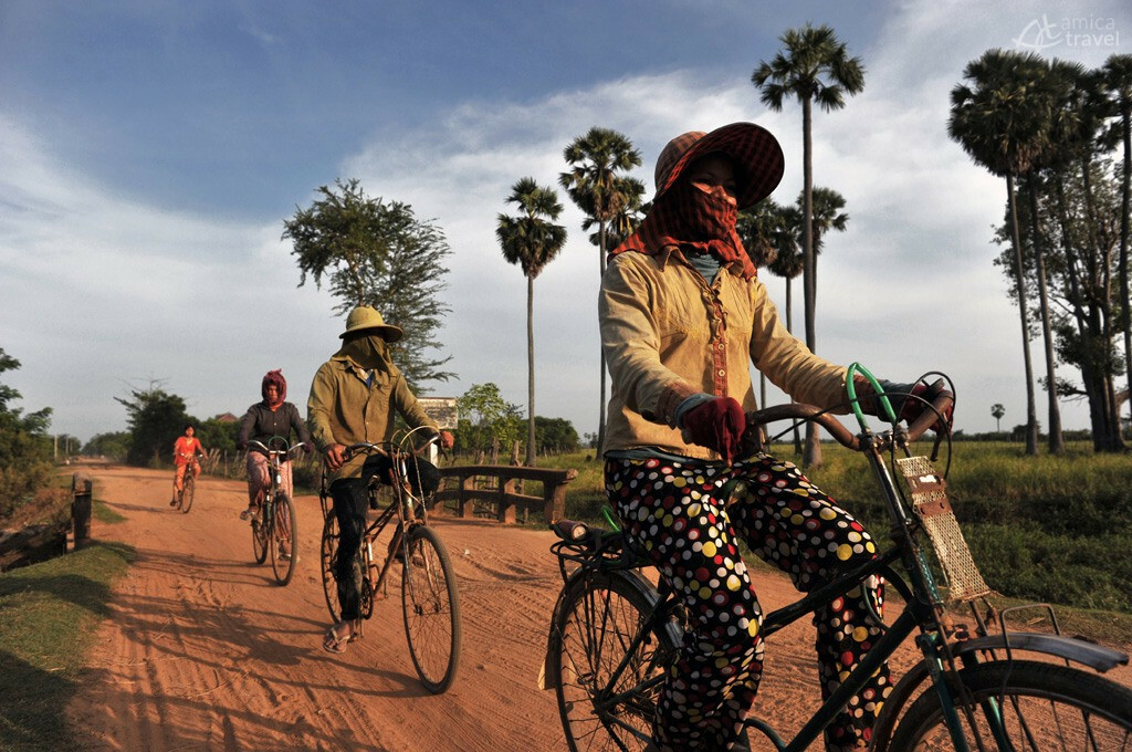 Balade en vélo dans la campagne khmère village khmer kompong thom