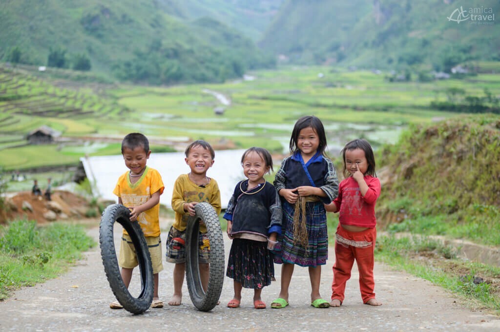 enfants mu cang chai nord vietnam