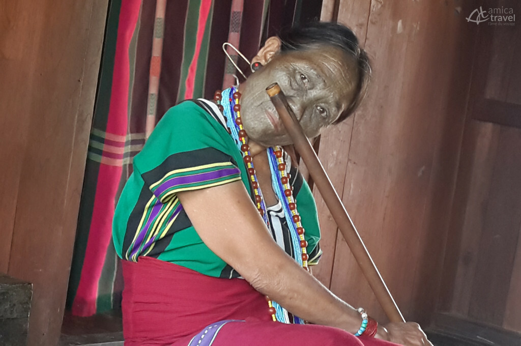 femme joue flute kampalet