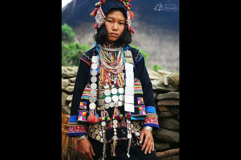 Femme Opa et sa magnifique parure femme Opa Phongsaly Nord Laos
