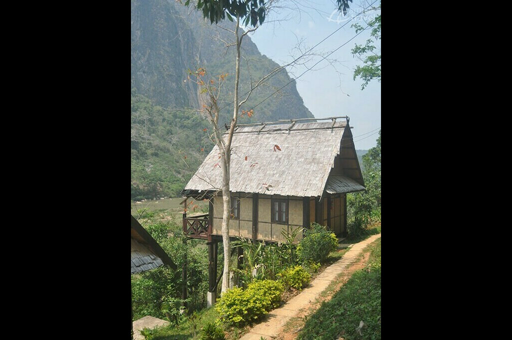 Bungalow donnant vue sur la rivière de Nong Khiaw bungalow vue sur riviere Nong Khiaw Riverside Laos