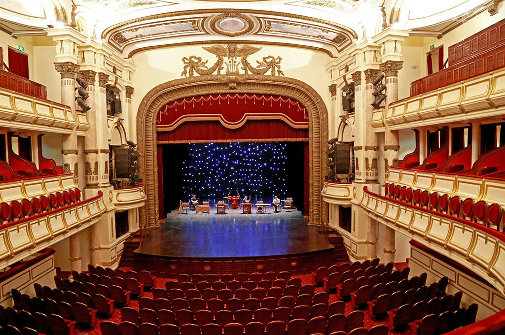 L'intérieur de l'opéra de Hanoï interieur opera hanoi