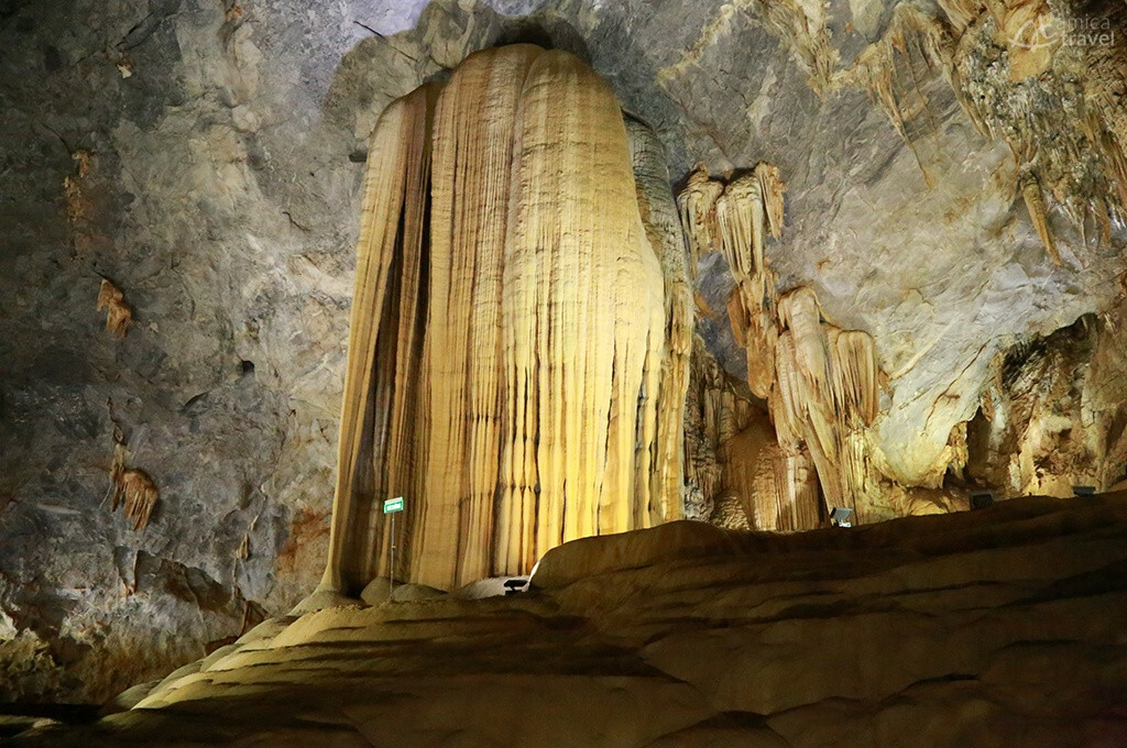 Stalagmite à la grotte Thien Duong stalagmite grotte thien duong