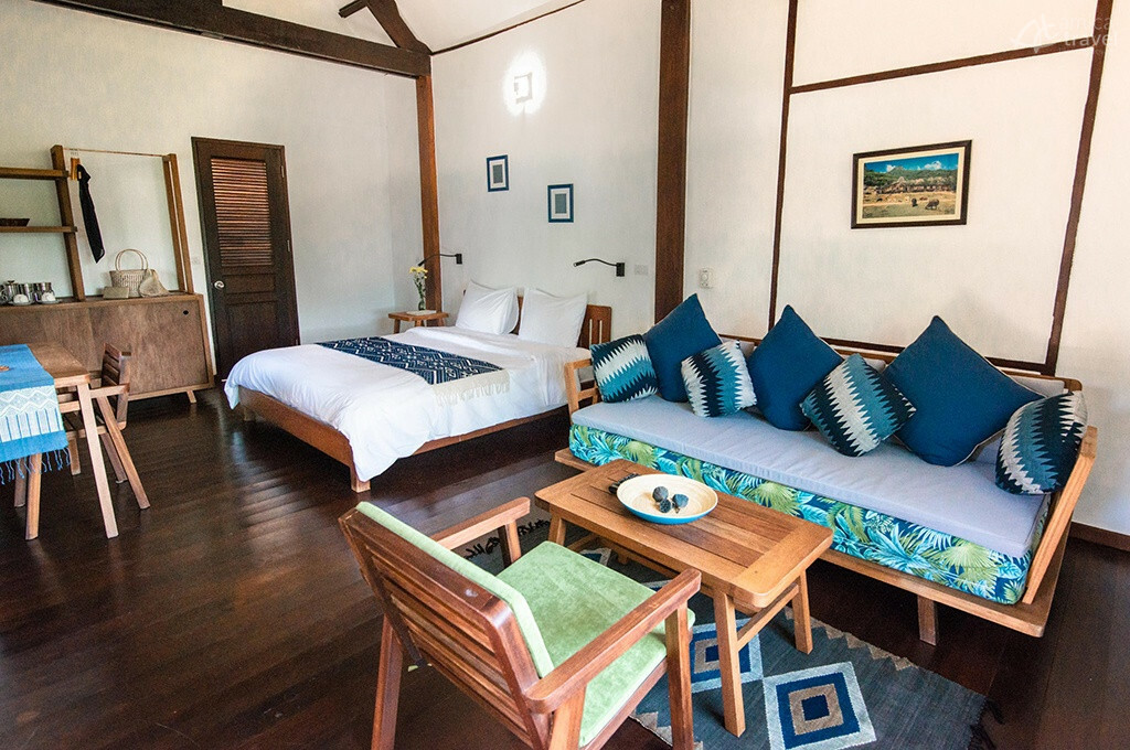 Chambre décorée avec gout aux influences françaises et laotiennes chambre residence bassac