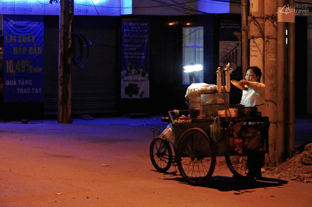 Vendeuse de maȋs Saigon, Vietnam