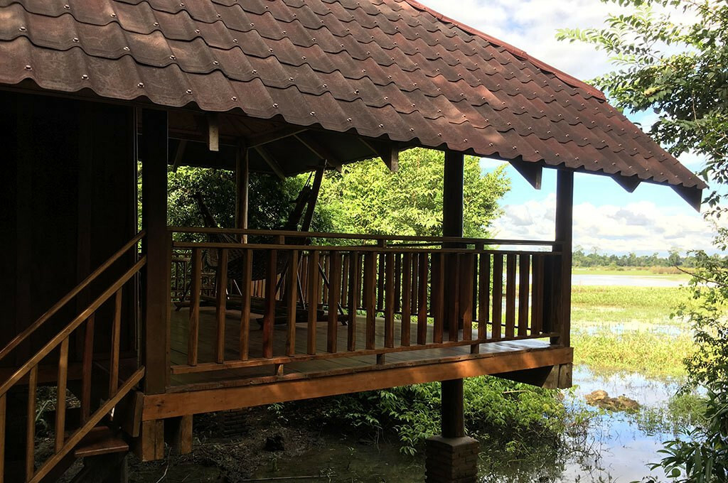 Maison sur pilotis  au bord de la rivière Maison sur pilotis Kingfisher Ecolodge Laos