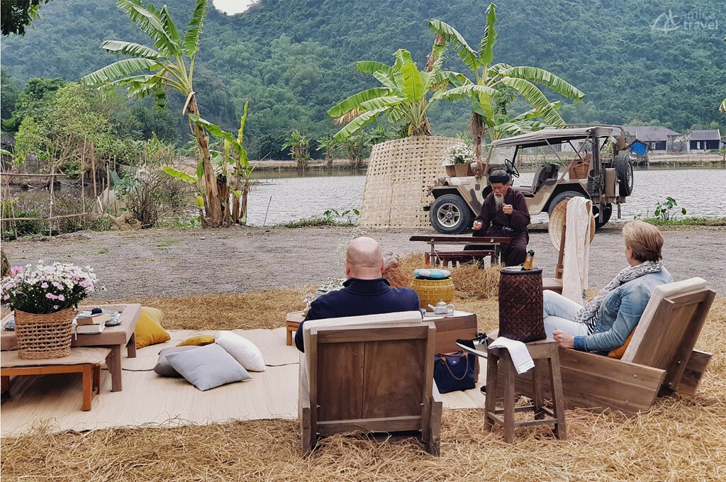 Bercés par la musique traditionnelle pique-nique musique tam coc garden