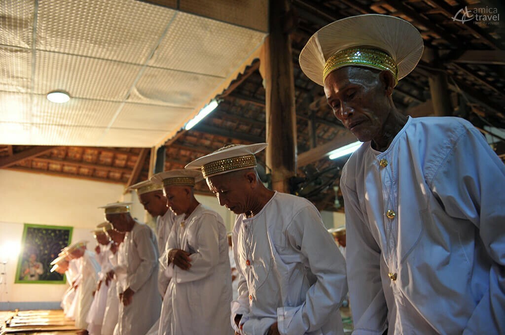 Cérémonie durant une fête des Chams ethnie cham panduranga vietnam