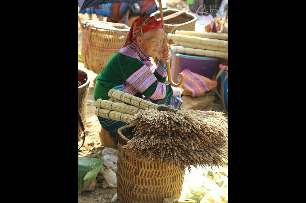 vieille femme Hmong