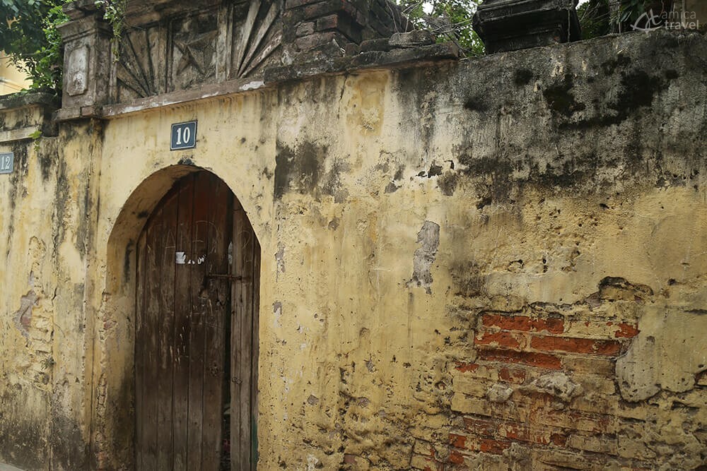 ancienne porte Dong Ngac Hanoi Vietnam