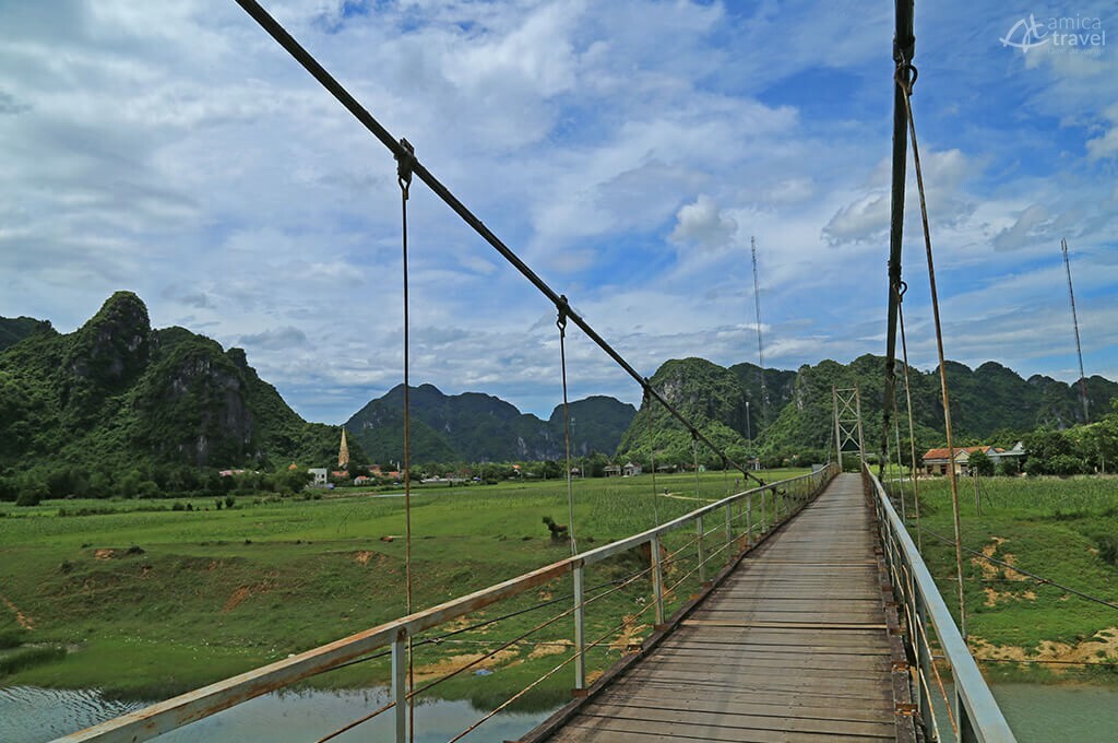 Passerelle suspendue phong nha ke bang vietnam