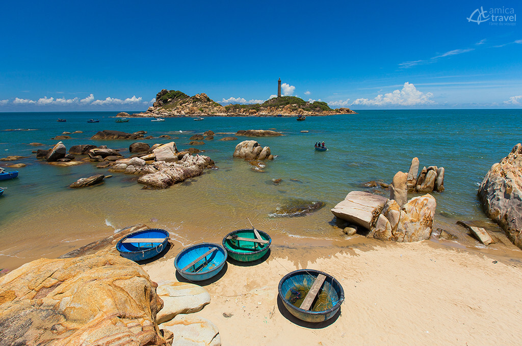 plage et phare ke ga