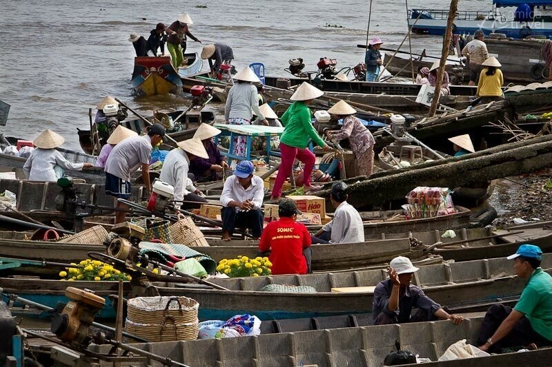Marché flottant dans le delta du Mékong marché flottant mékong