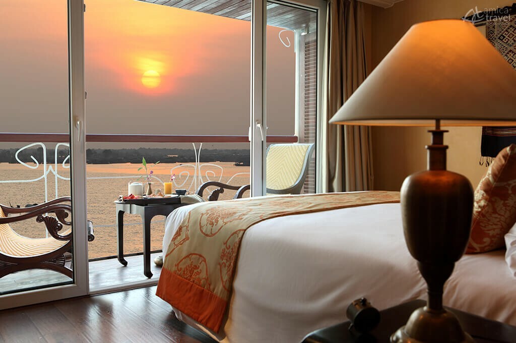 Coucher du soleil sur le delta du Mékong Jayavarman cruise