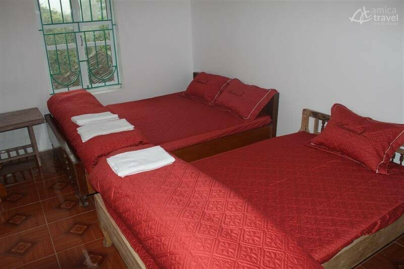 Chambre avec deux lits simples chez M. Ich & Mme Dan Chambre chez Ich au village de Non Khe, Ninh Binh