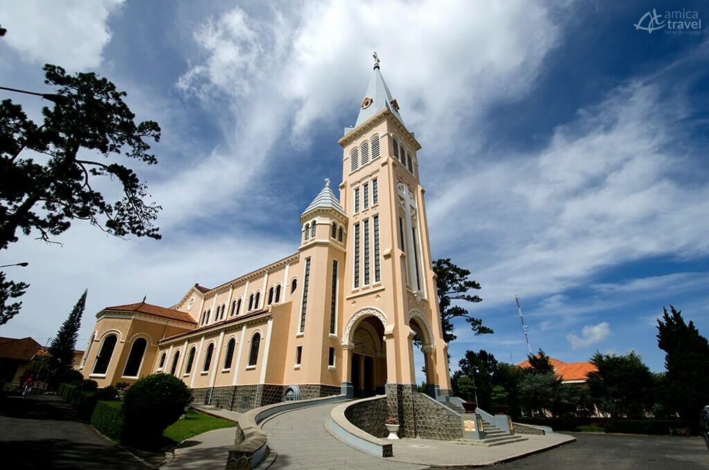 cathedrale dalat vietnam