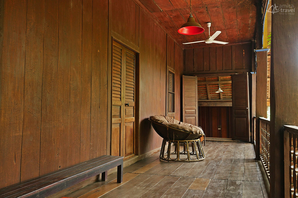 joli coin bureau luang prabang laos