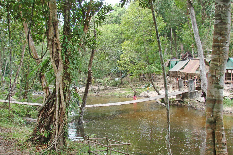 Espace de repos près de la rivière sacrée espace de repos phnom kulen
