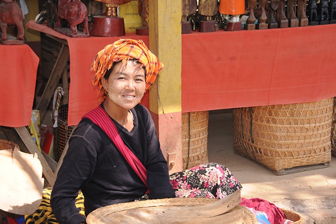 femme ethnique birmanie